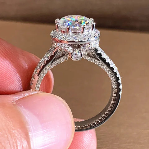 Luxurious Silver Color Metal Inlaid Boutique White Zircon Ring