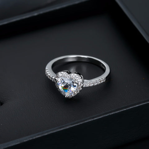 Fashion Crystal Heart Shaped Wedding Rings